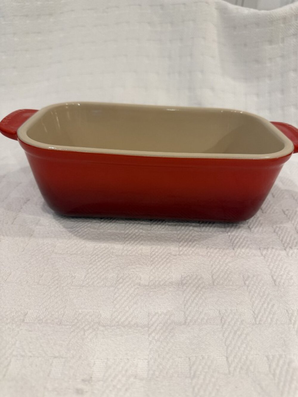 Le Creuset Cerise Red Rectangular Stoneware Baking Dish 9” Cream Interior